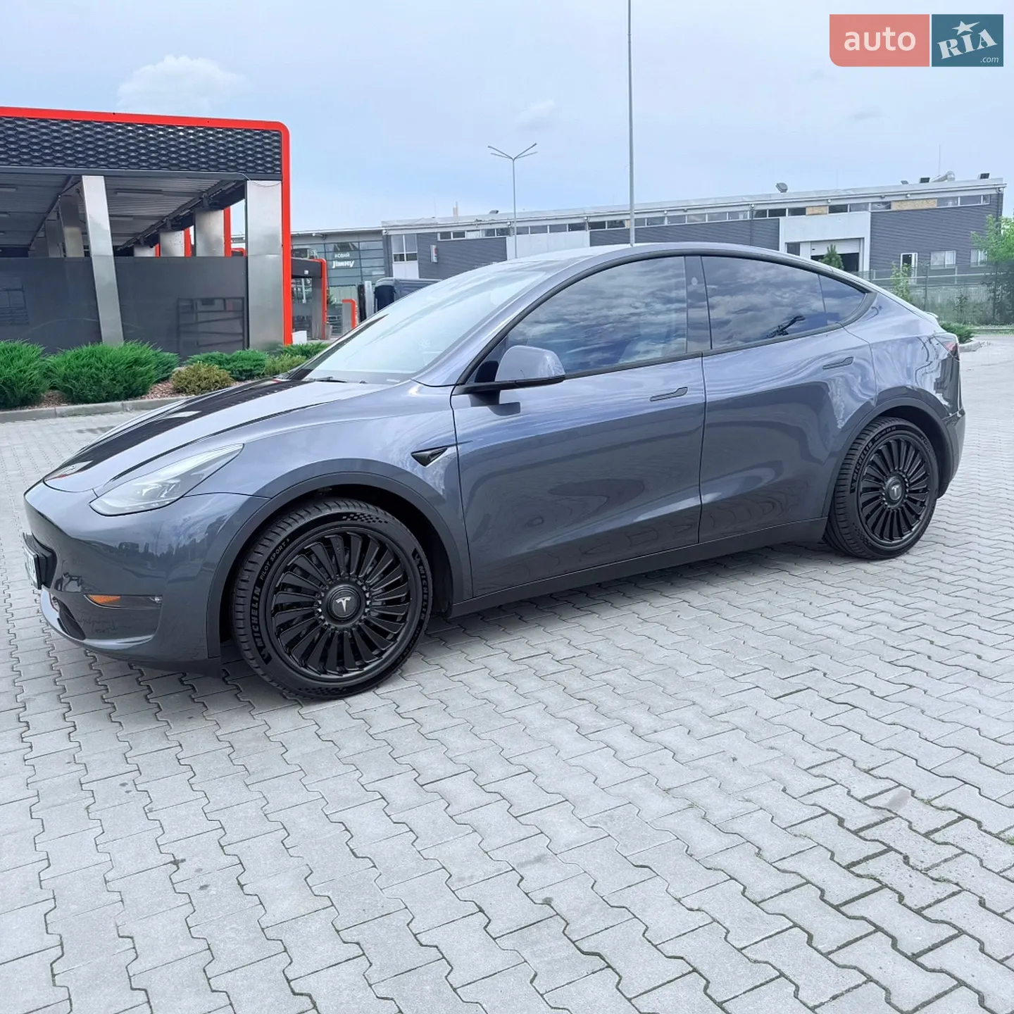 Tesla Model Y, 2023