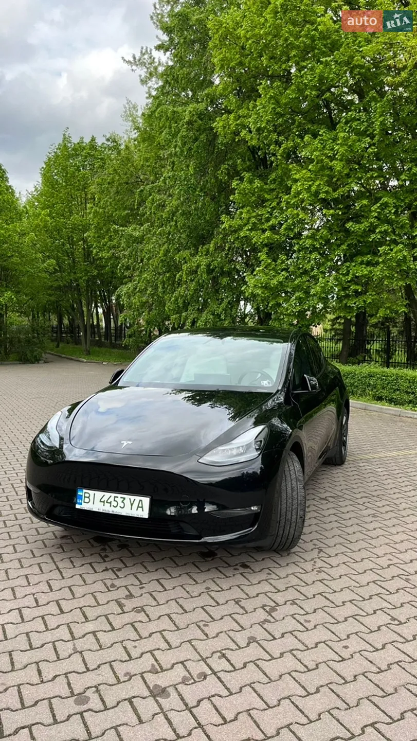 Tesla Model Y, 2024