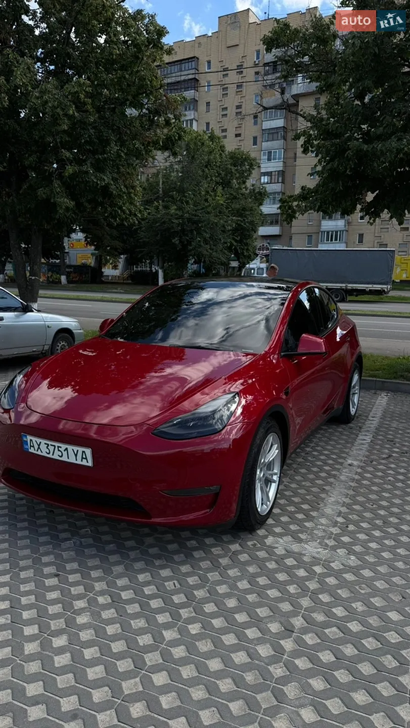 Tesla Model Y, 2023
