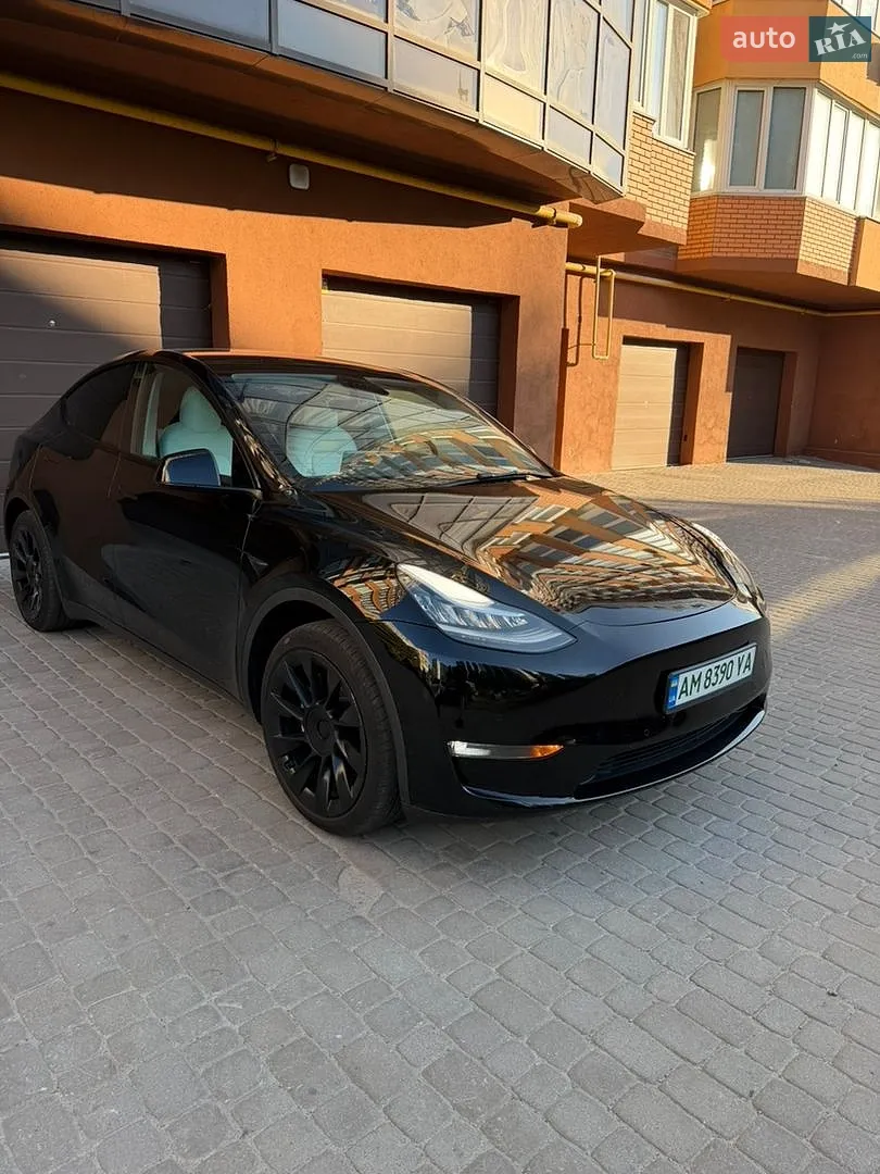 Tesla Model Y, 2021