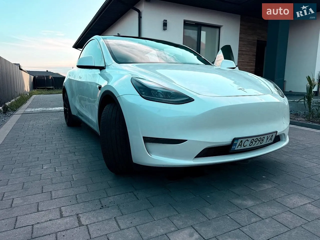 Tesla Model Y, 2022