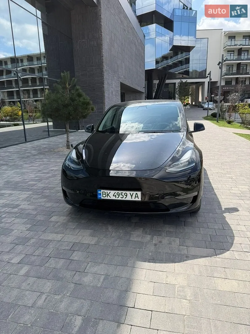 Tesla Model Y, 2022
