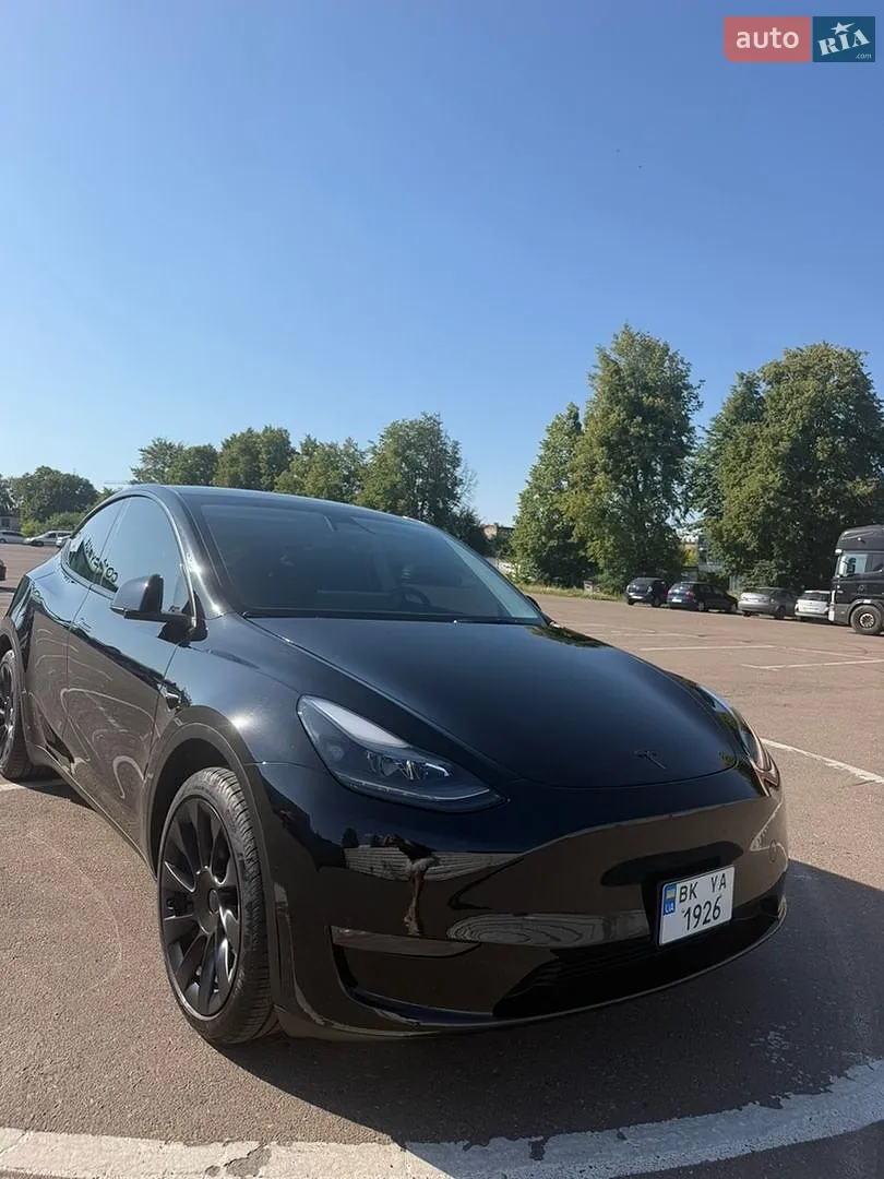 Tesla Model Y, 2025