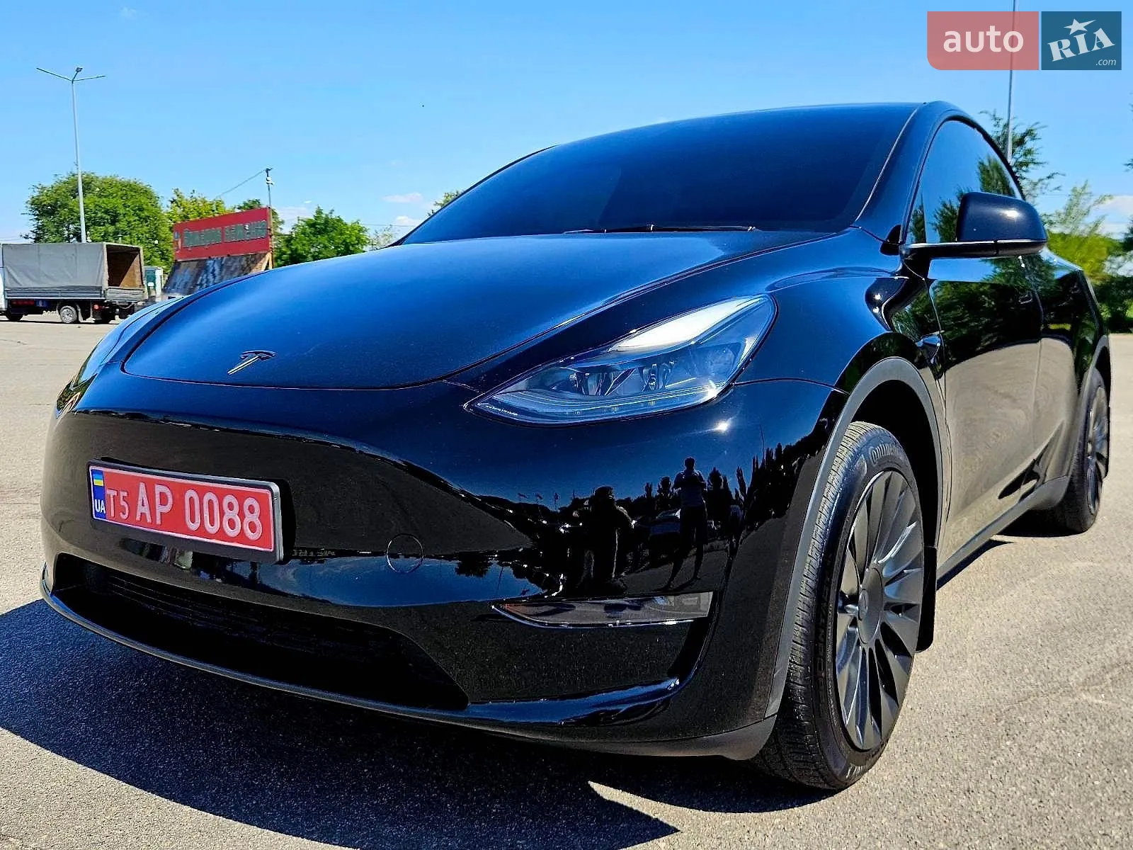 Tesla Model Y, 2024