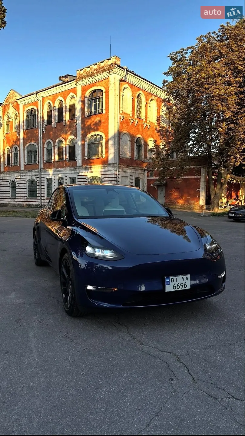 Tesla Model Y, 2023