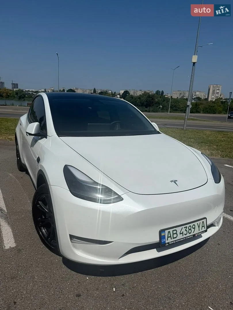 Tesla Model Y, 2023