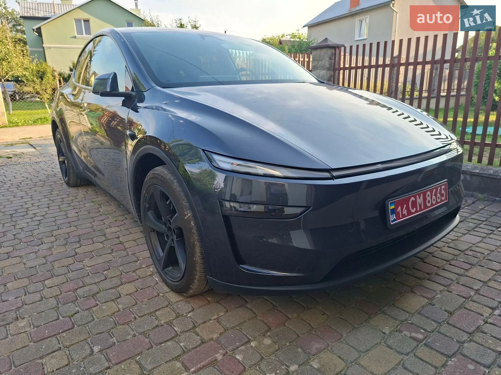 Tesla Model Y, 2025