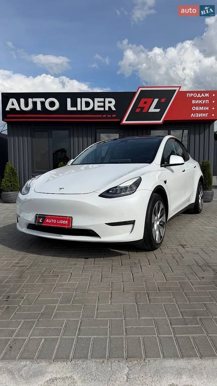 Tesla Model Y, 2022