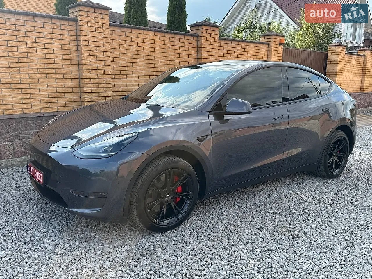 Tesla Model Y, 2023