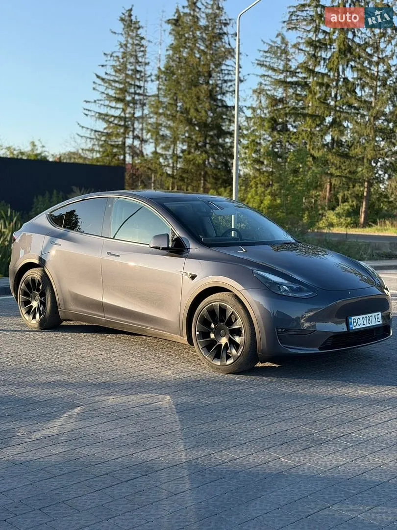 Tesla Model Y, 2022