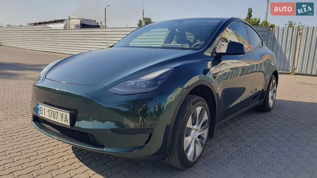 Tesla Model Y, 2022
