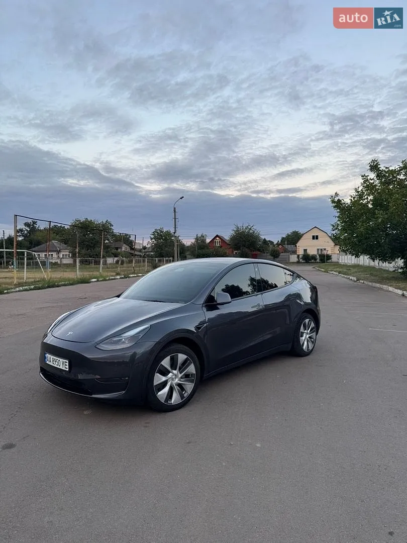 Tesla Model Y, 2022