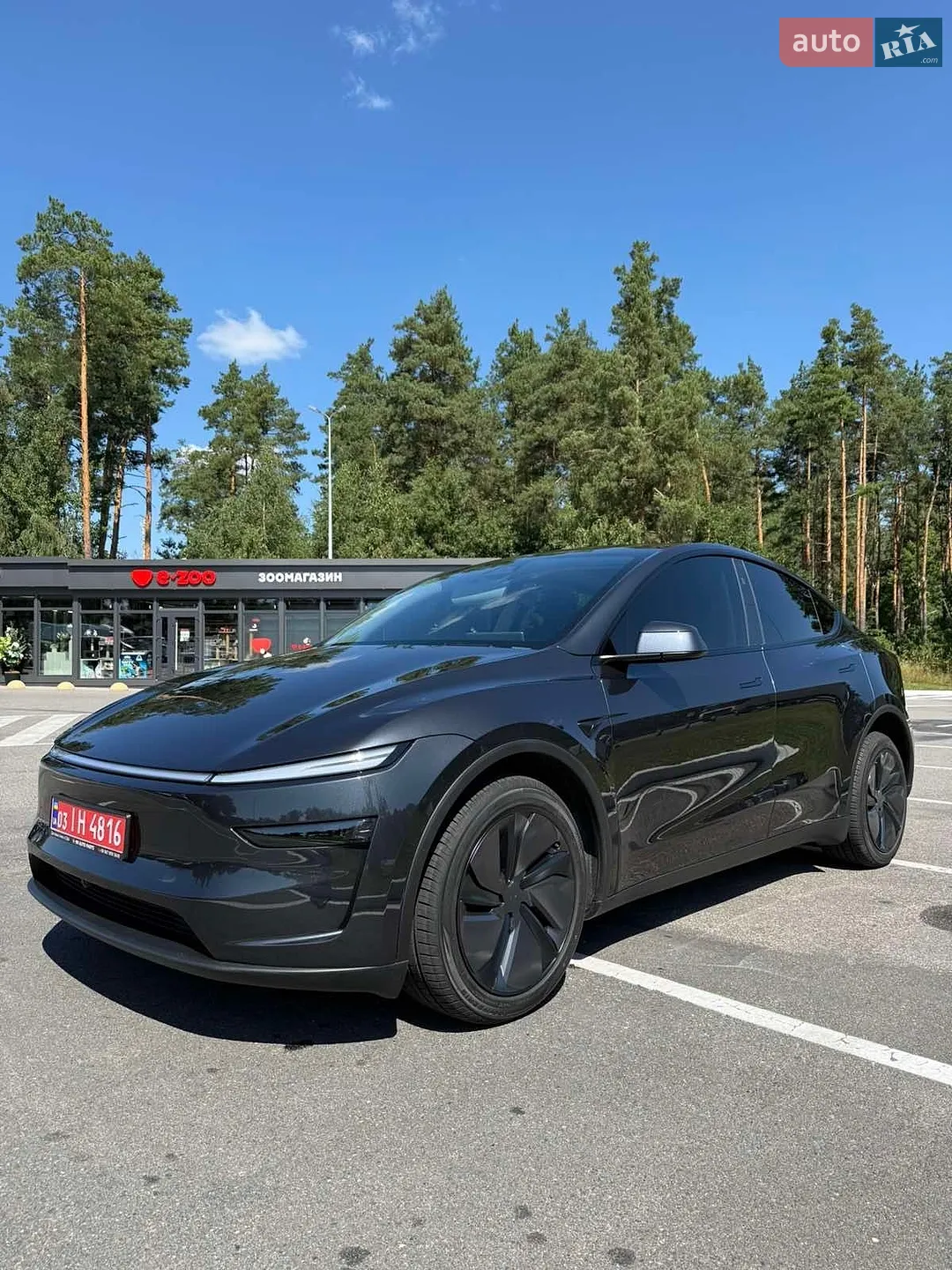 Tesla Model Y, 2025