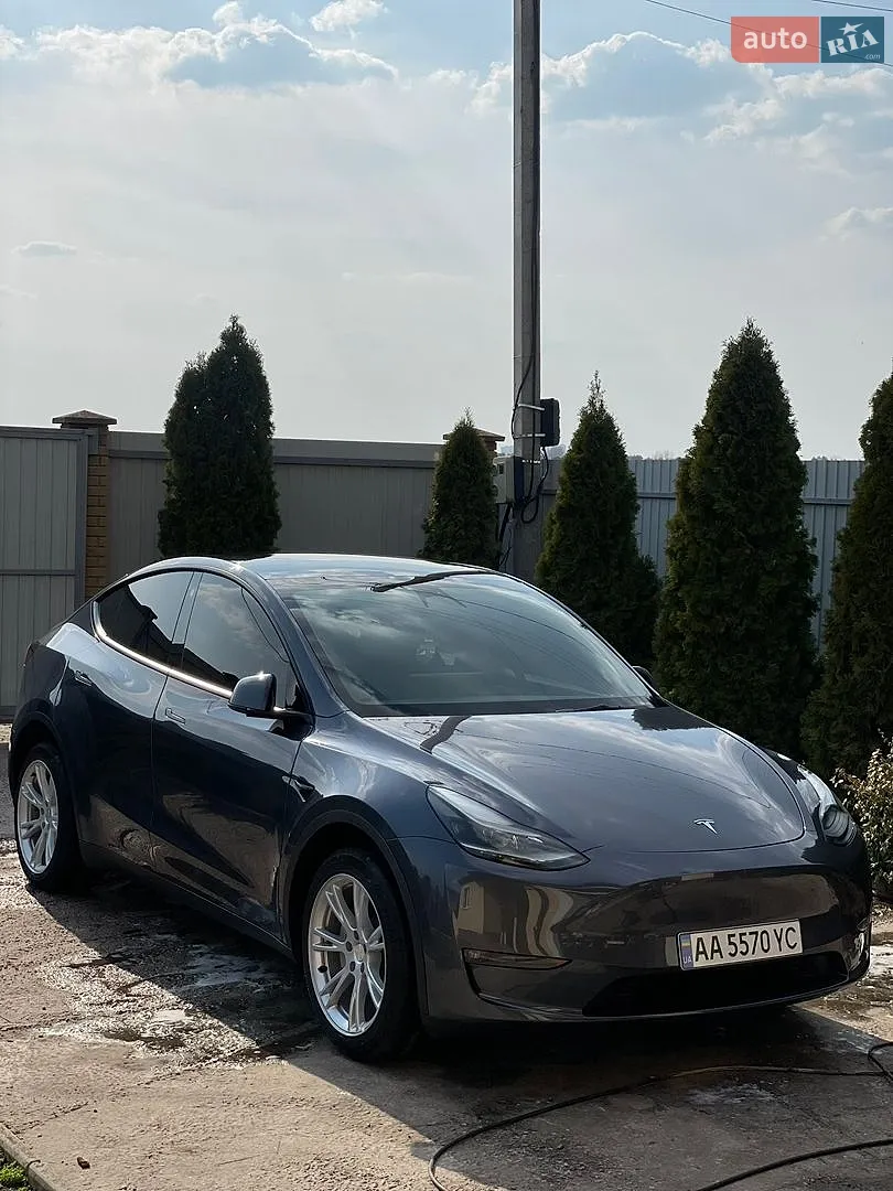 Tesla Model Y, 2023