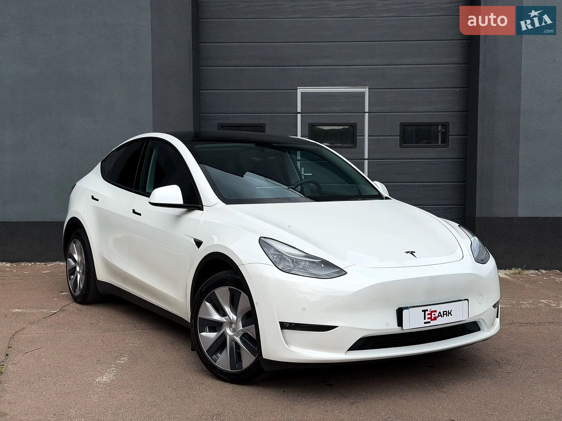 Tesla Model Y, 2022