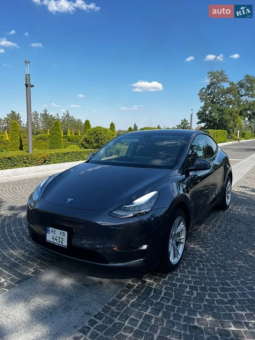 Tesla Model Y, 2022