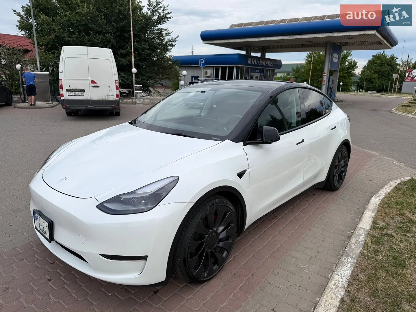 Tesla Model Y, 2023