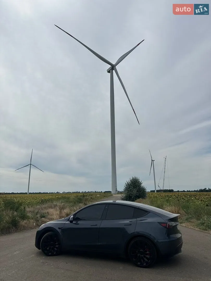 Tesla Model Y, 2022