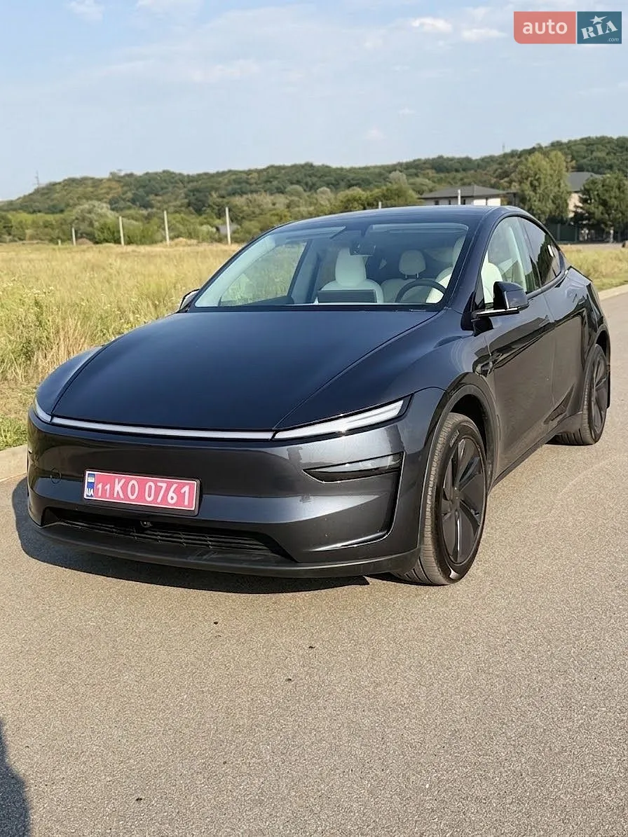 Tesla Model Y, 2025