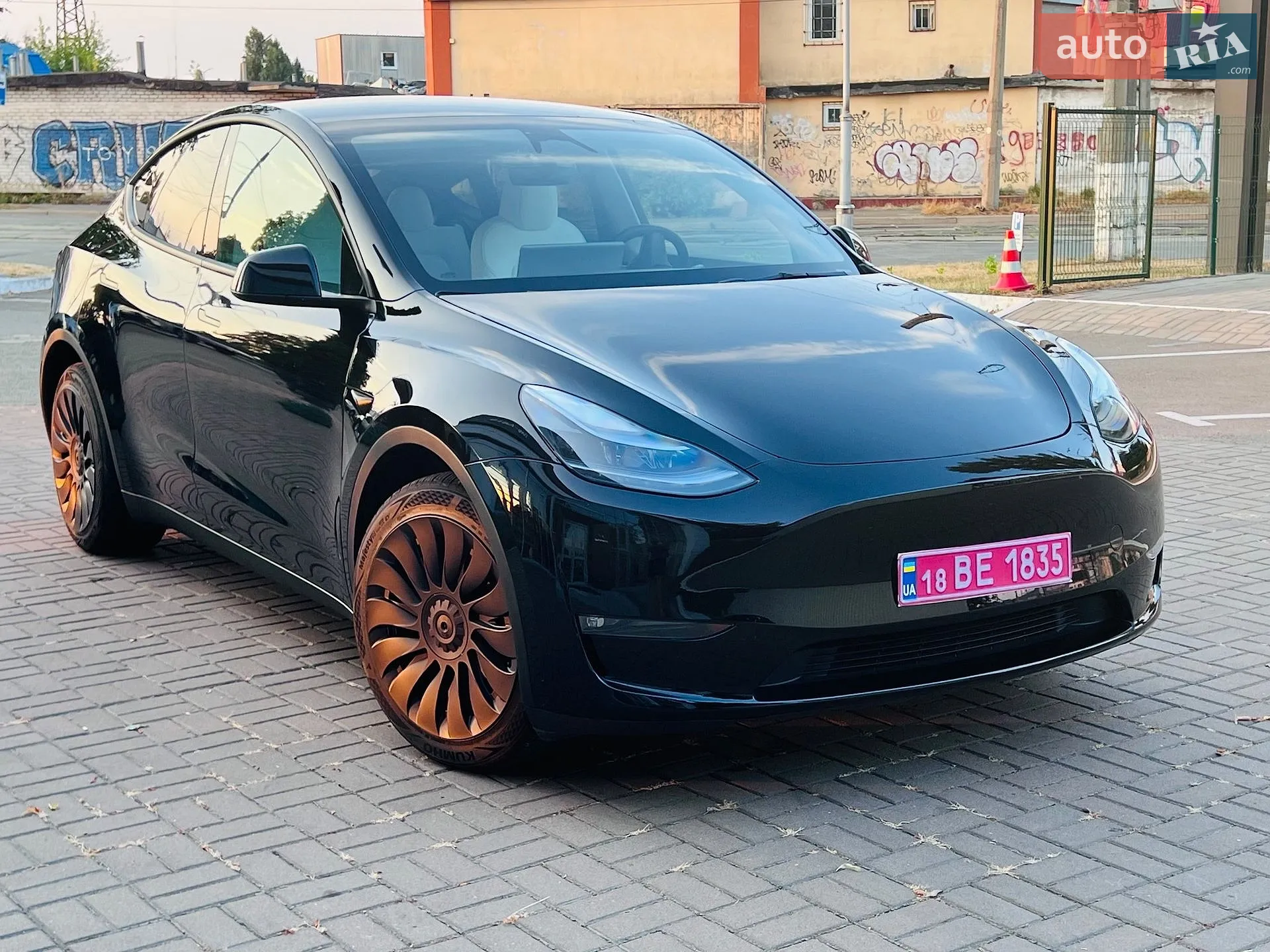 Tesla Model Y, 2024