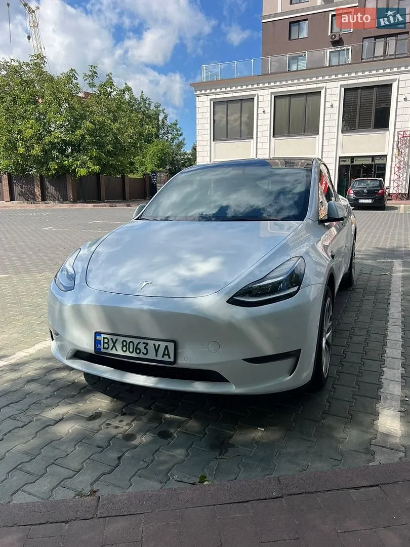 Tesla Model Y, 2021