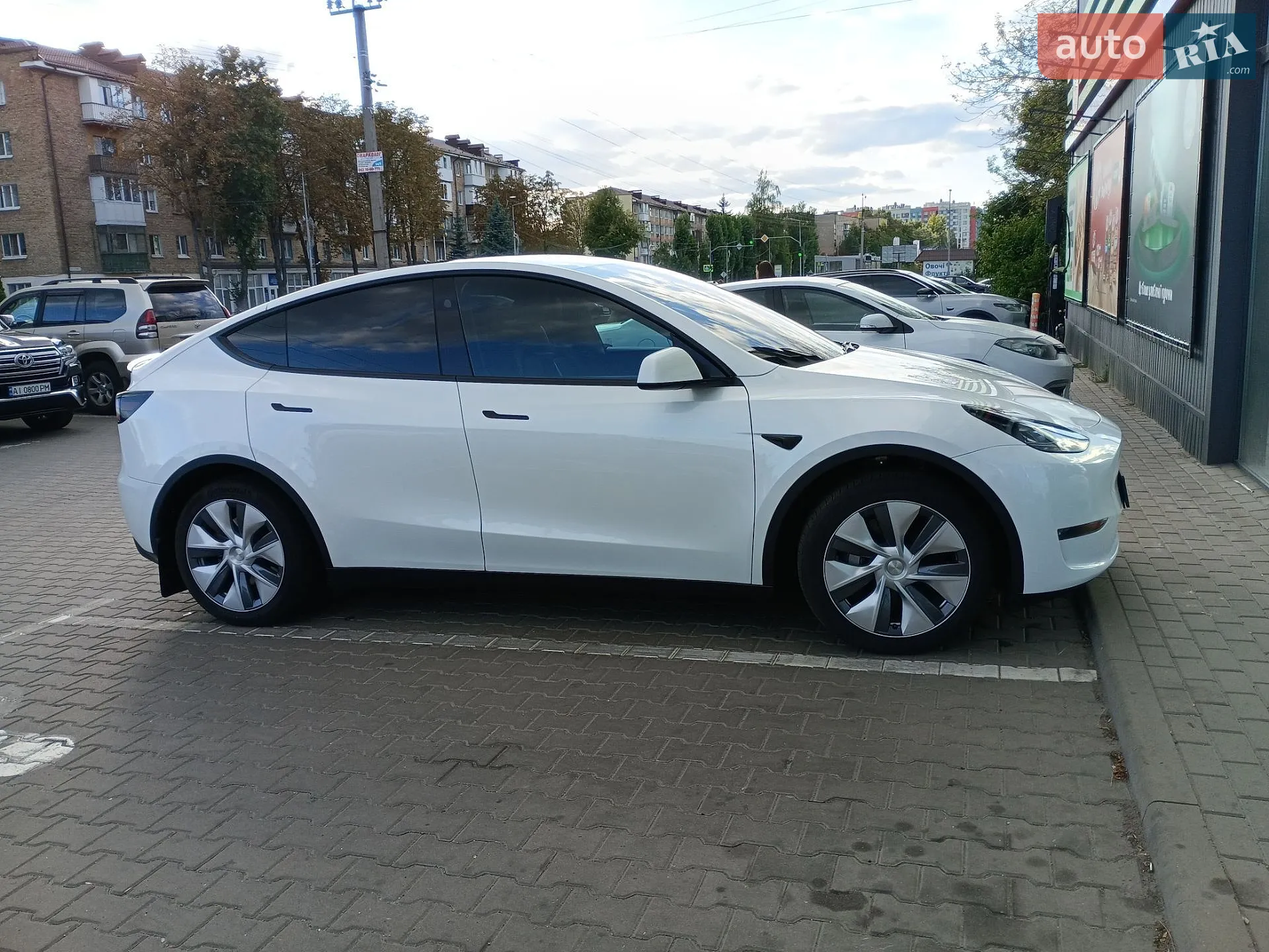 Tesla Model Y, 2024