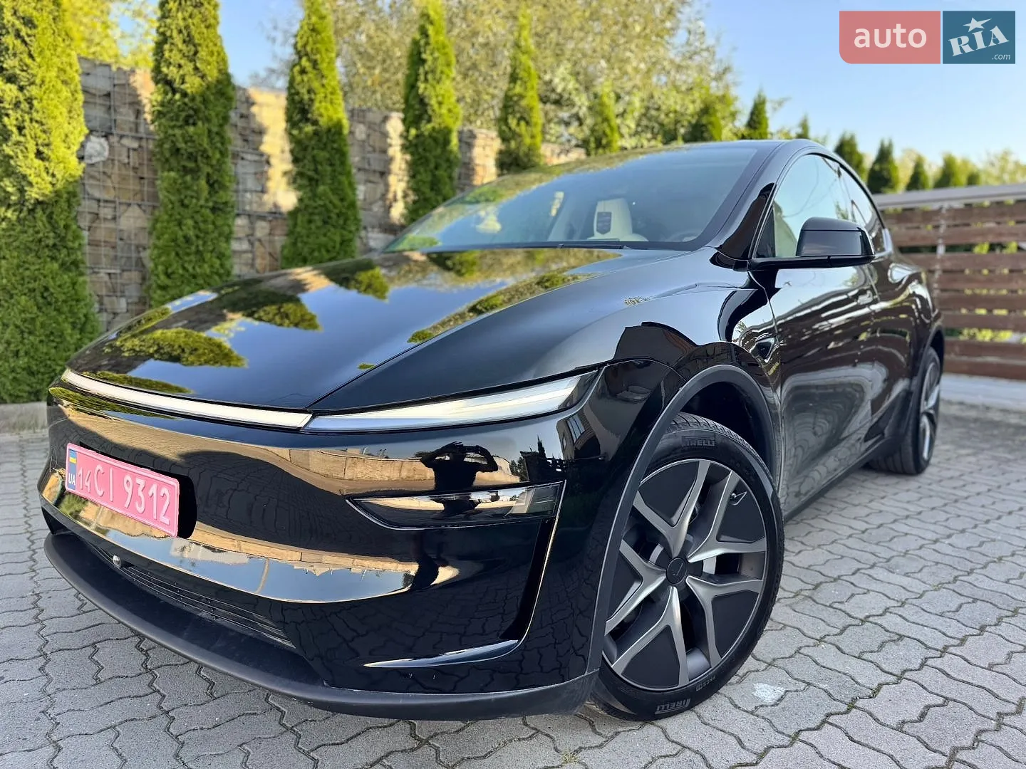 Tesla Model Y, 2026