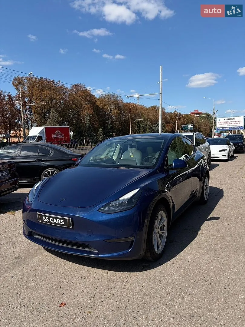 Tesla Model Y, 2022