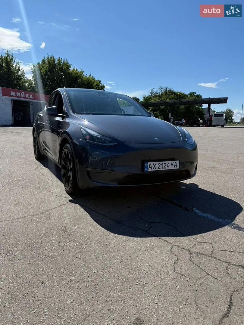 Tesla Model Y, 2022