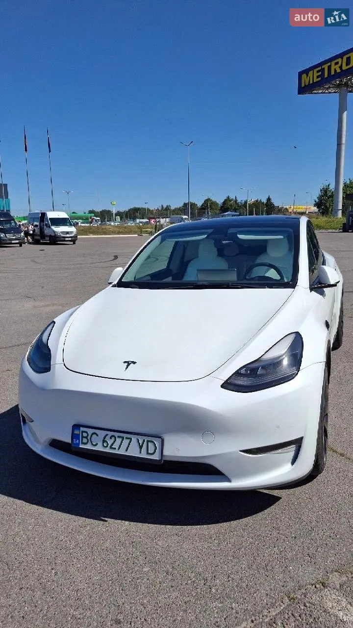 Tesla Model Y, 2021