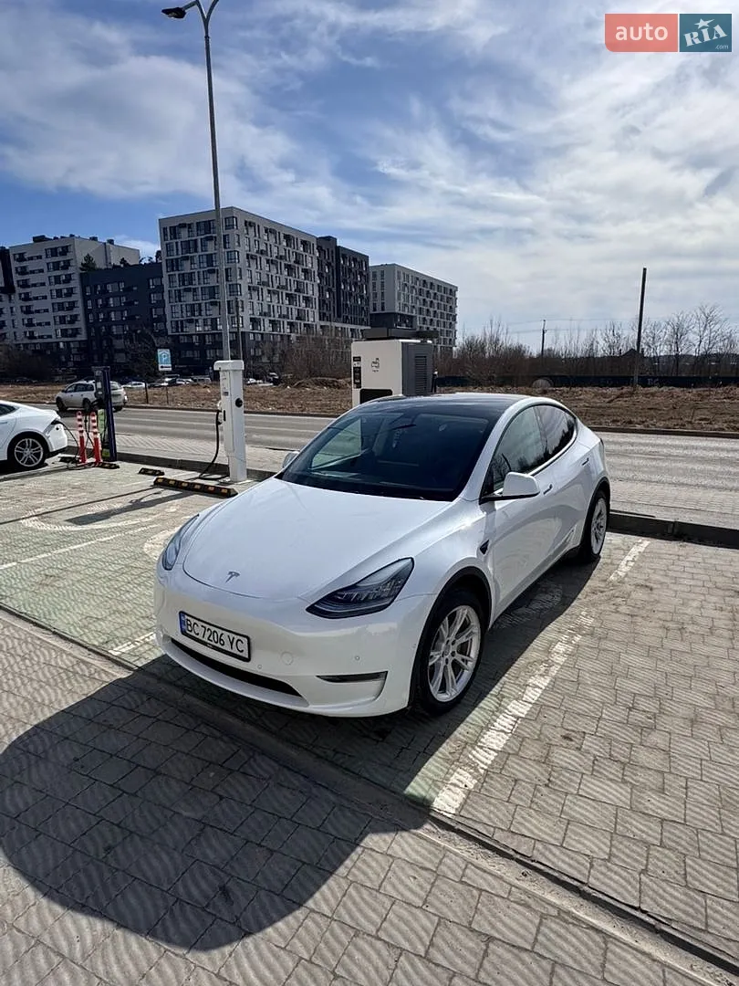 Tesla Model Y, 2021