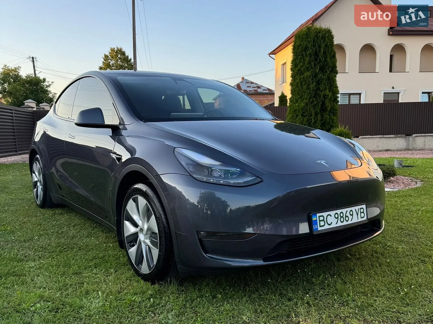 Tesla Model Y, 2023