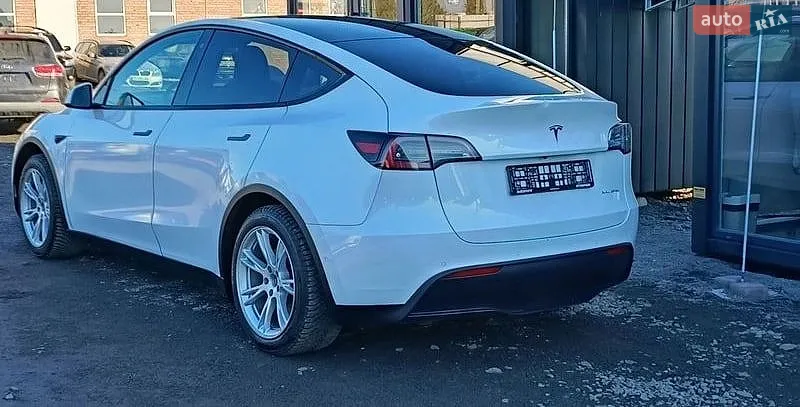 Tesla Model Y, 2020