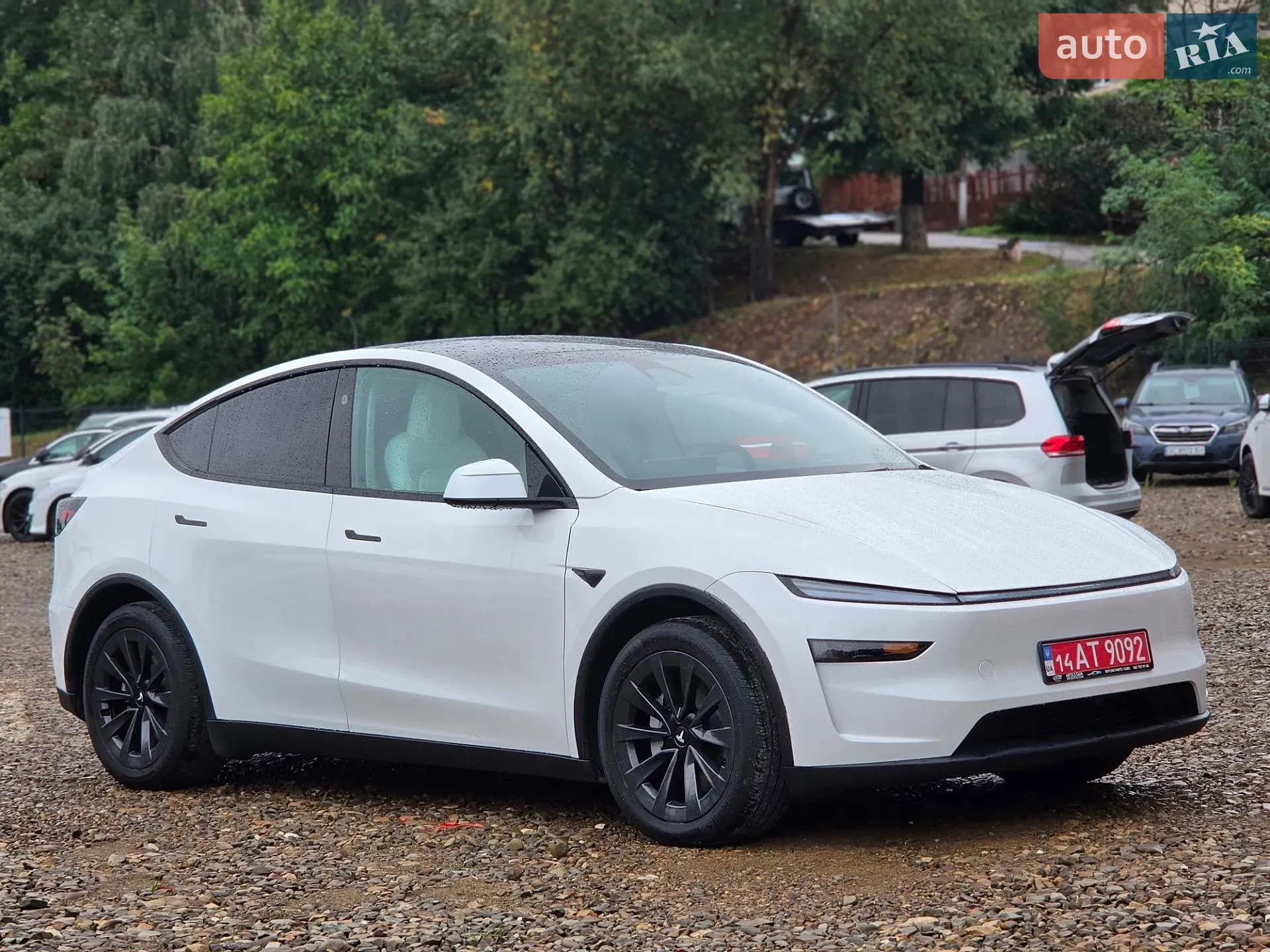 Tesla Model Y, 2025