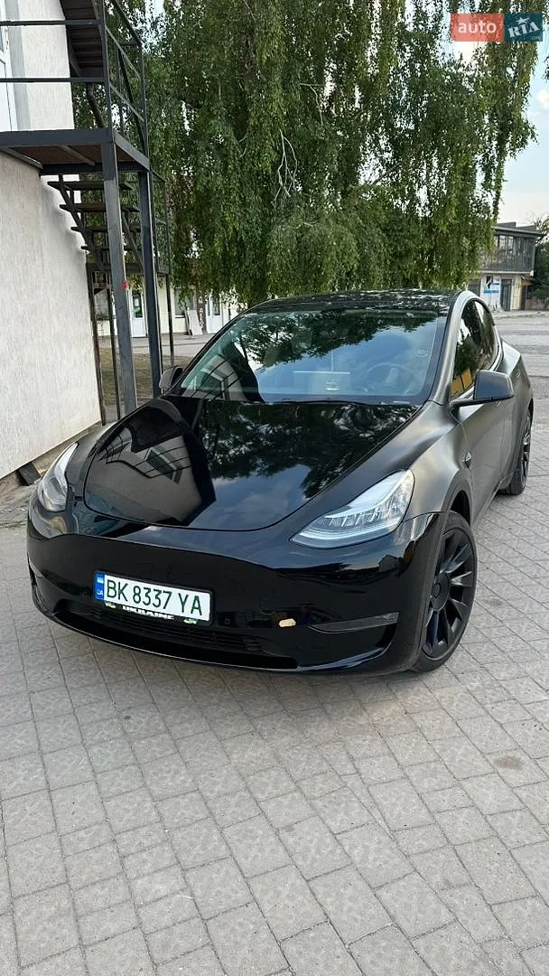 Tesla Model Y, 2021