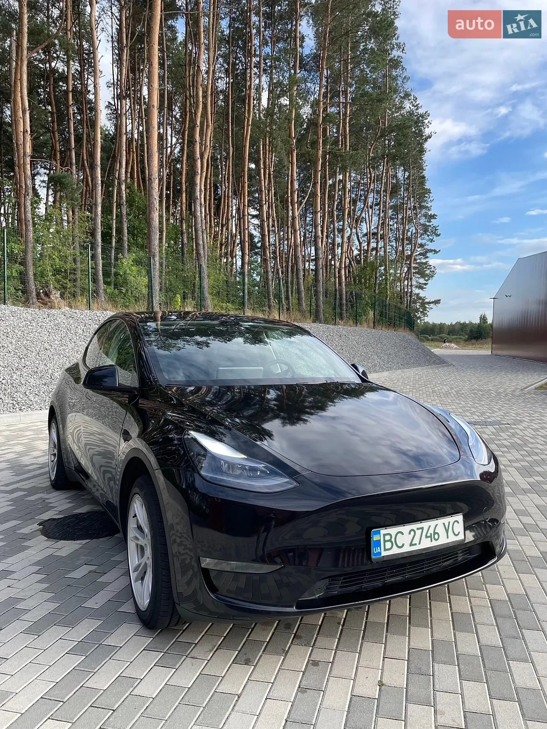 Tesla Model Y, 2024