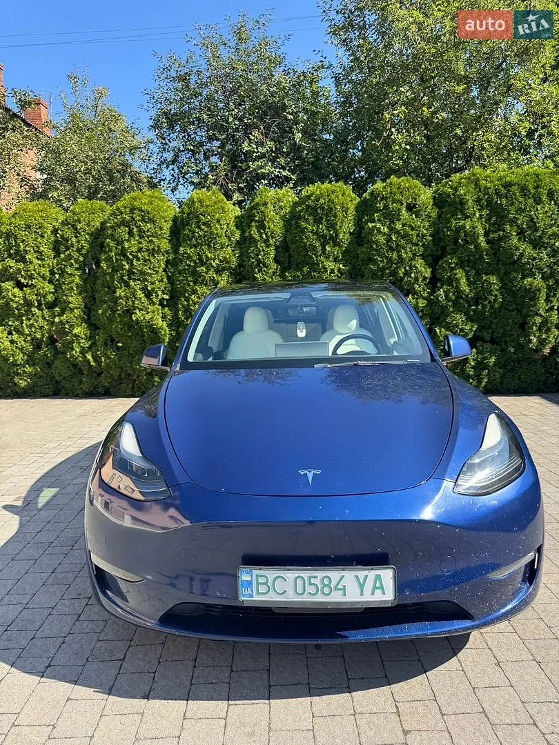 Tesla Model Y, 2021