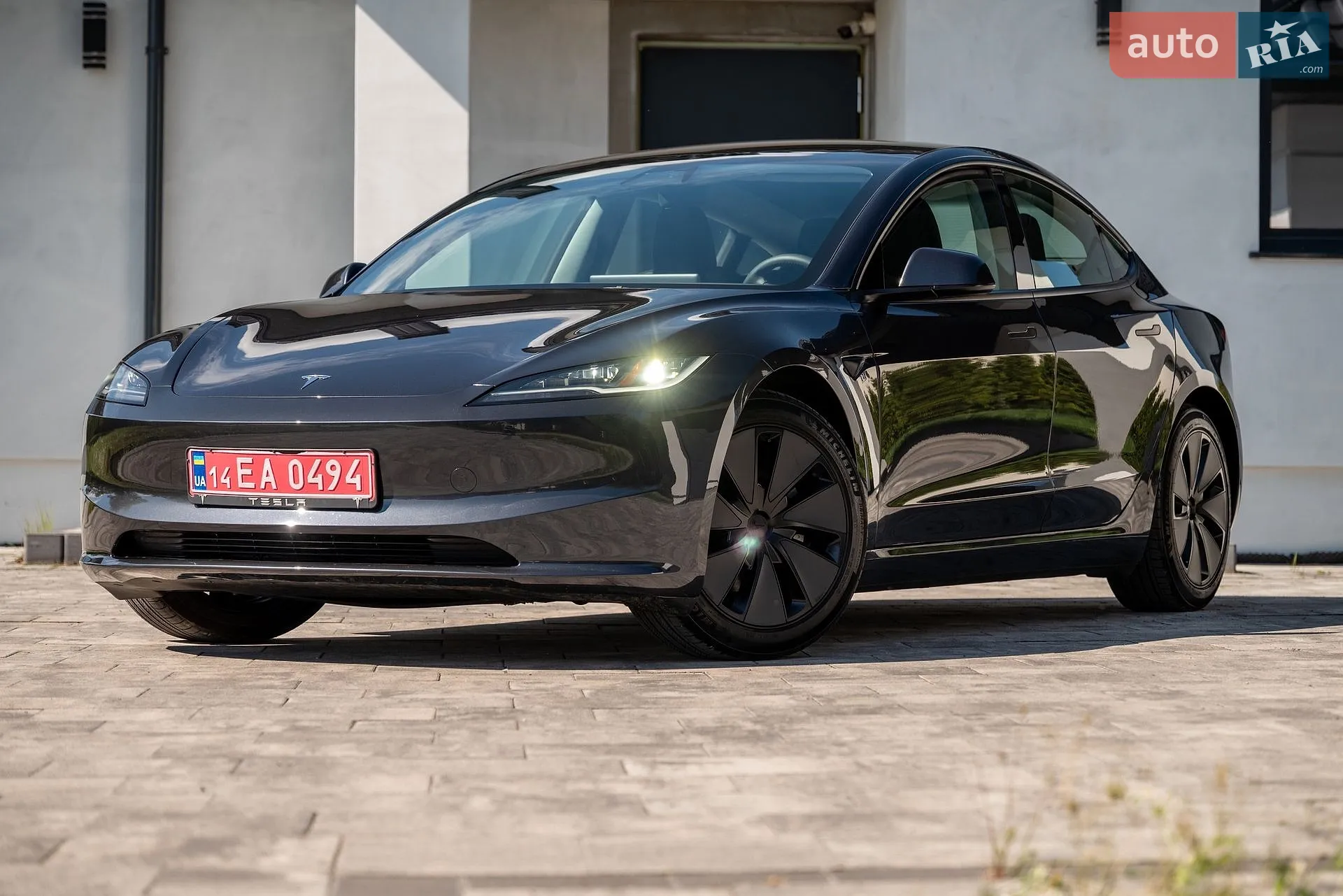 Tesla Model Y, 2025