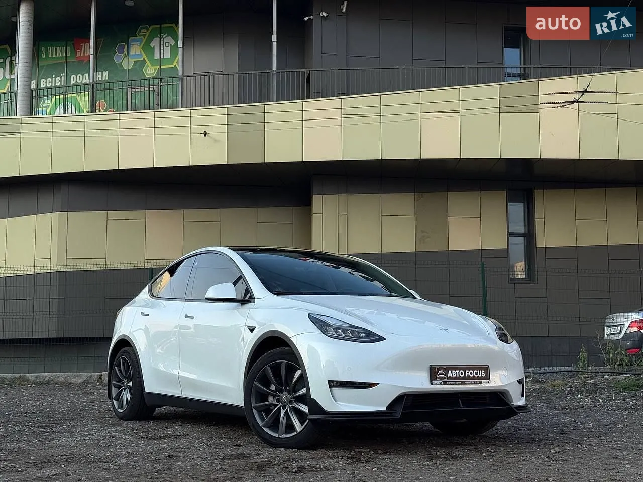 Tesla Model Y, 2021