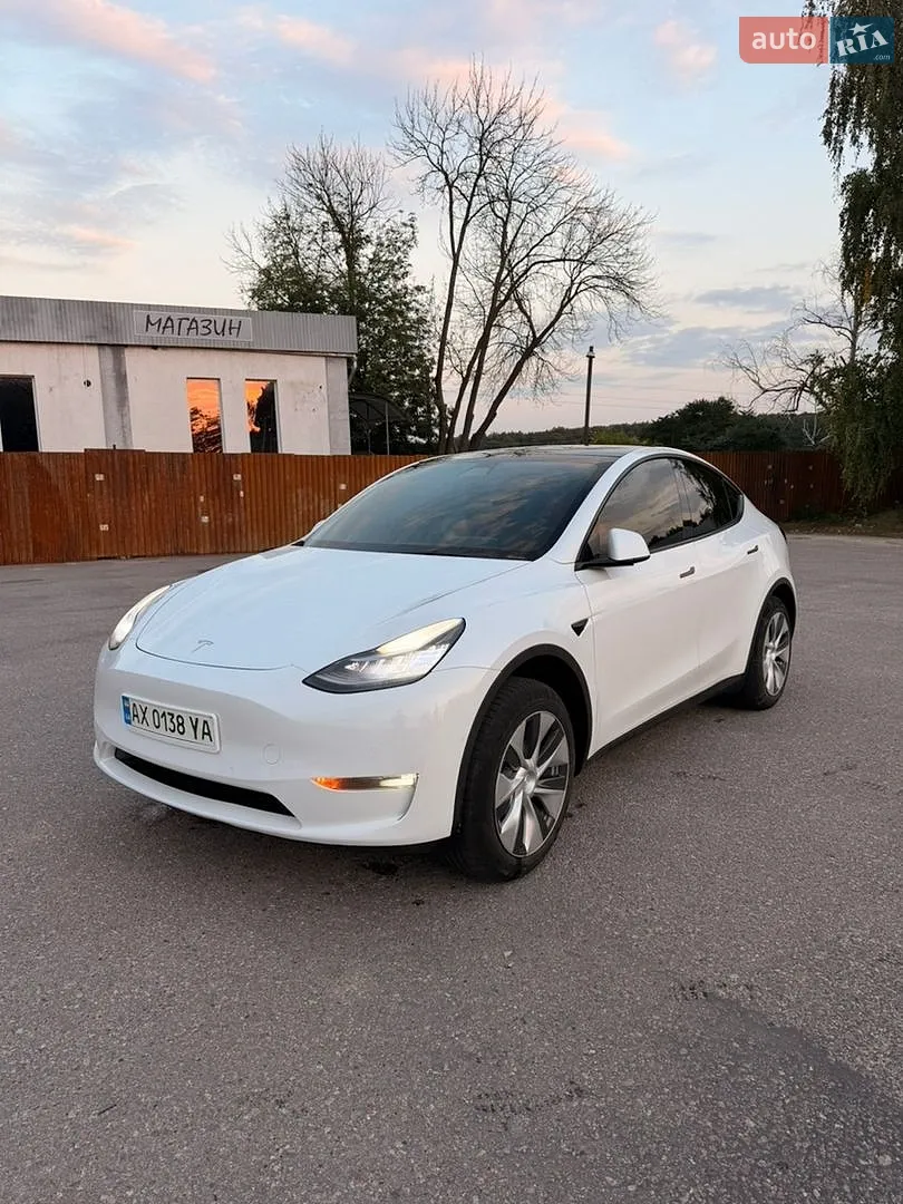 Tesla Model Y, 2021