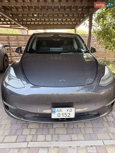 Tesla Model Y, 2021
