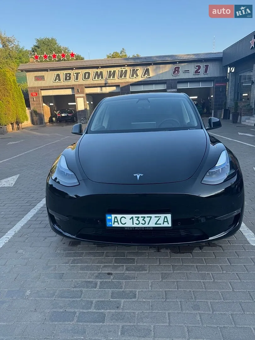 Tesla Model Y, 2021
