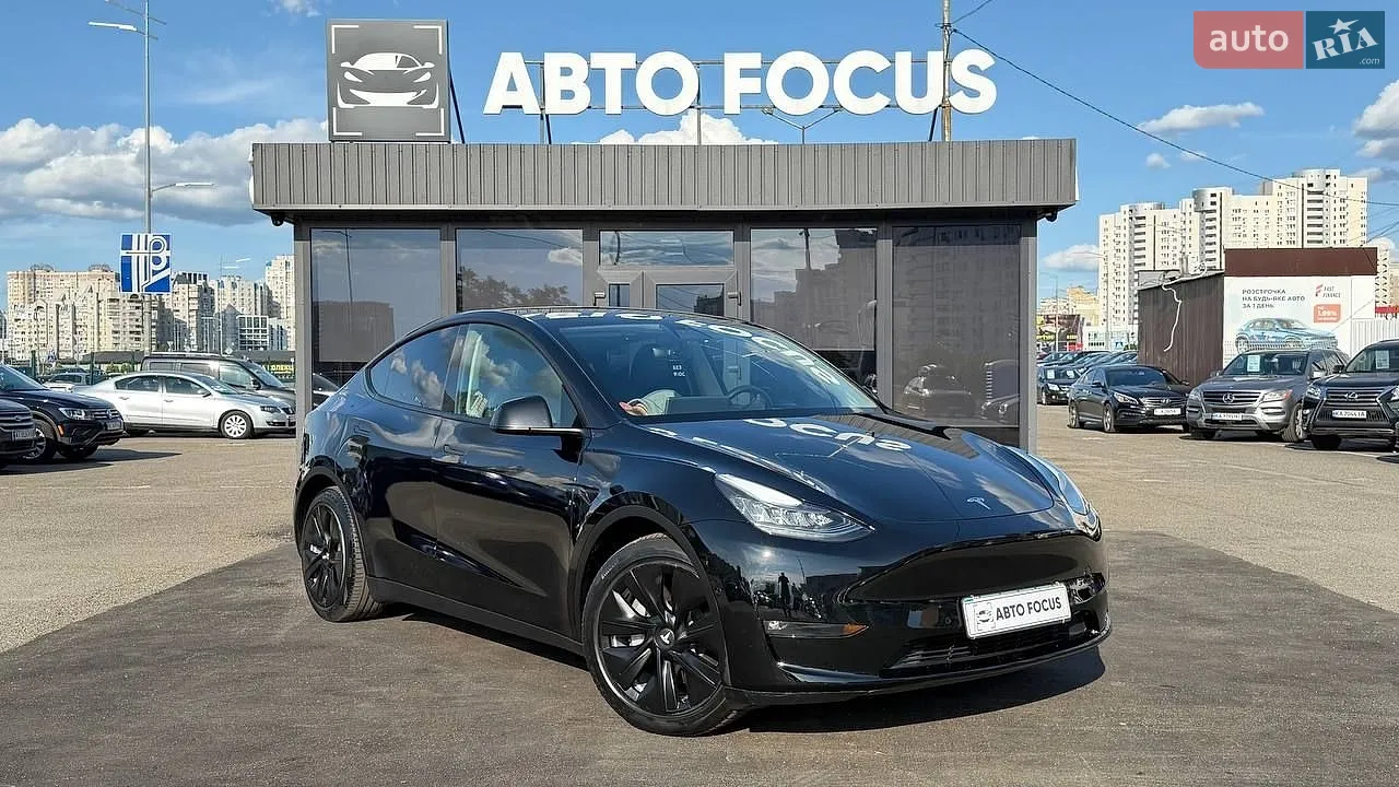 Tesla Model Y, 2021