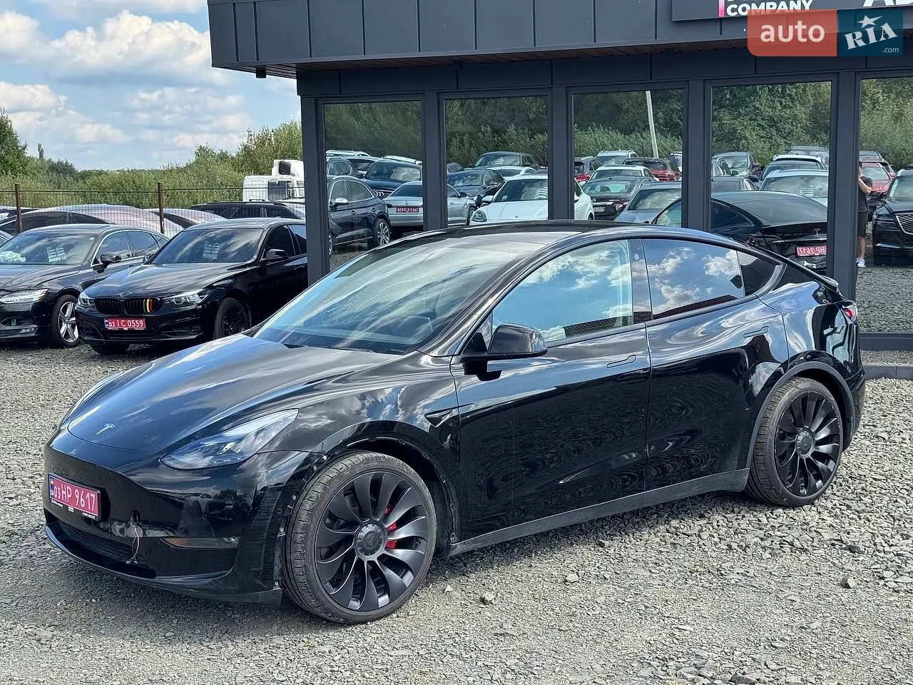 Tesla Model Y, 2021