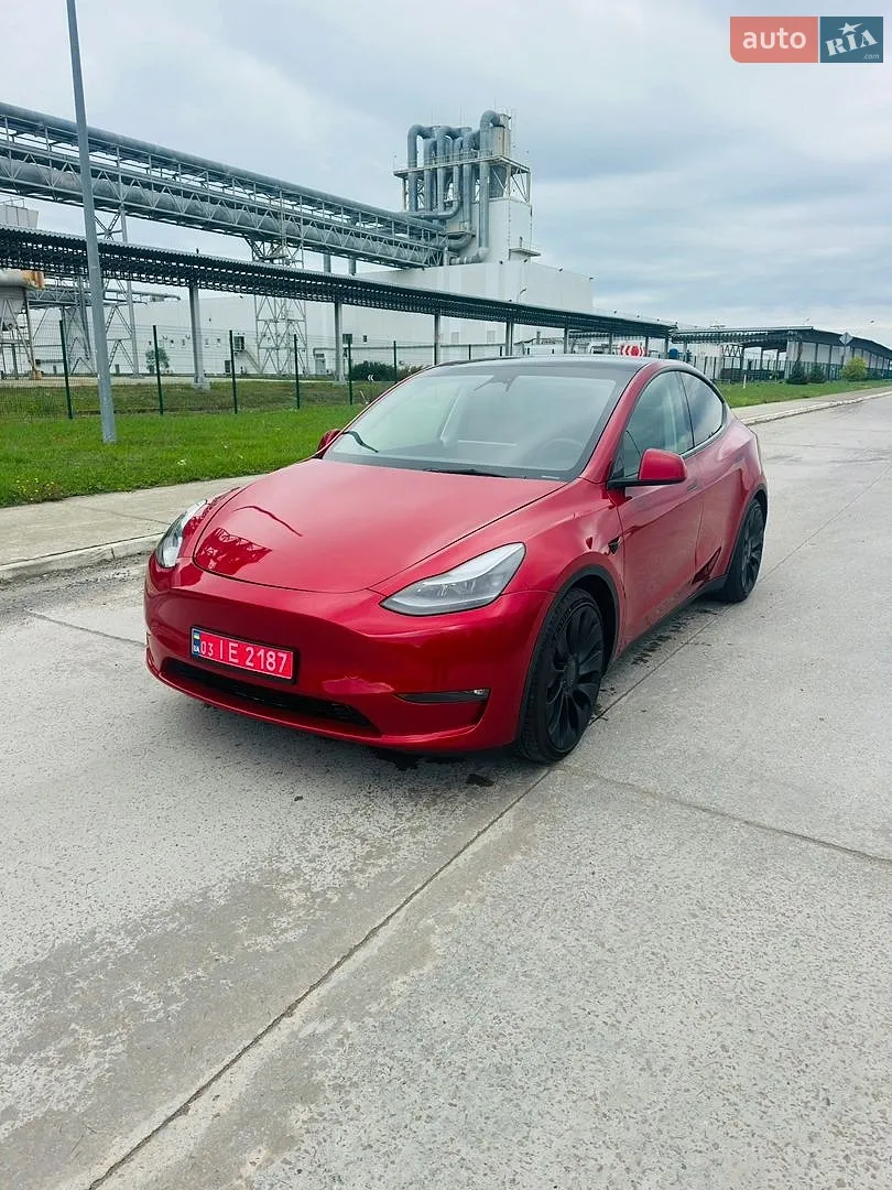 Tesla Model Y, 2023