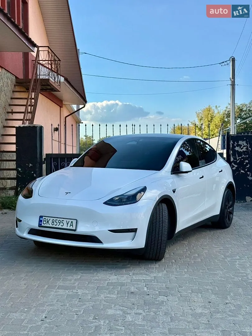 Tesla Model Y, 2022