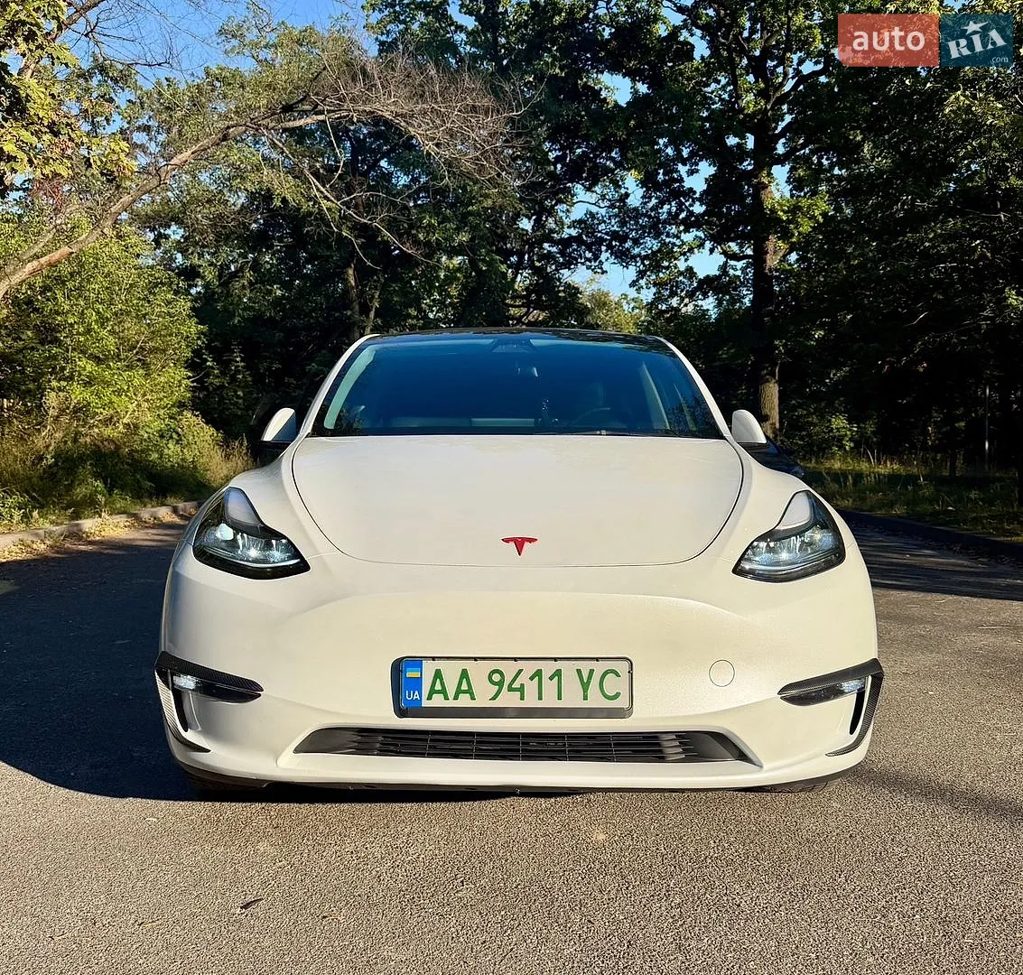 Tesla Model Y, 2023