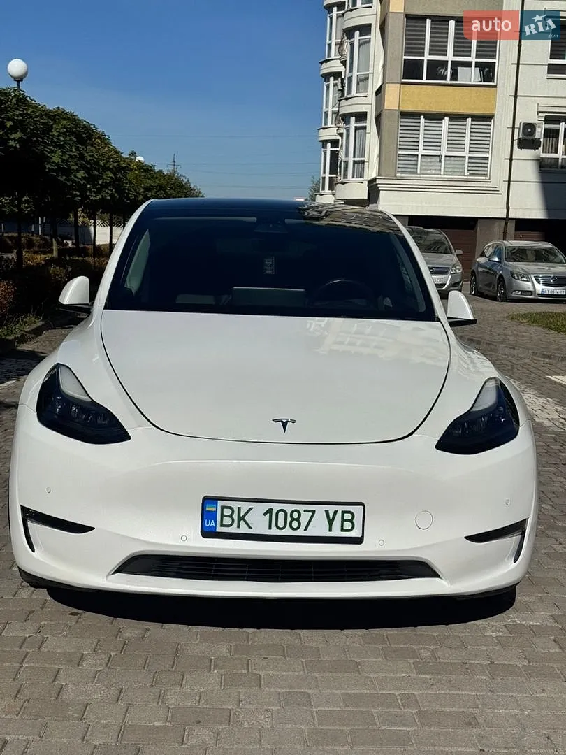 Tesla Model Y, 2021