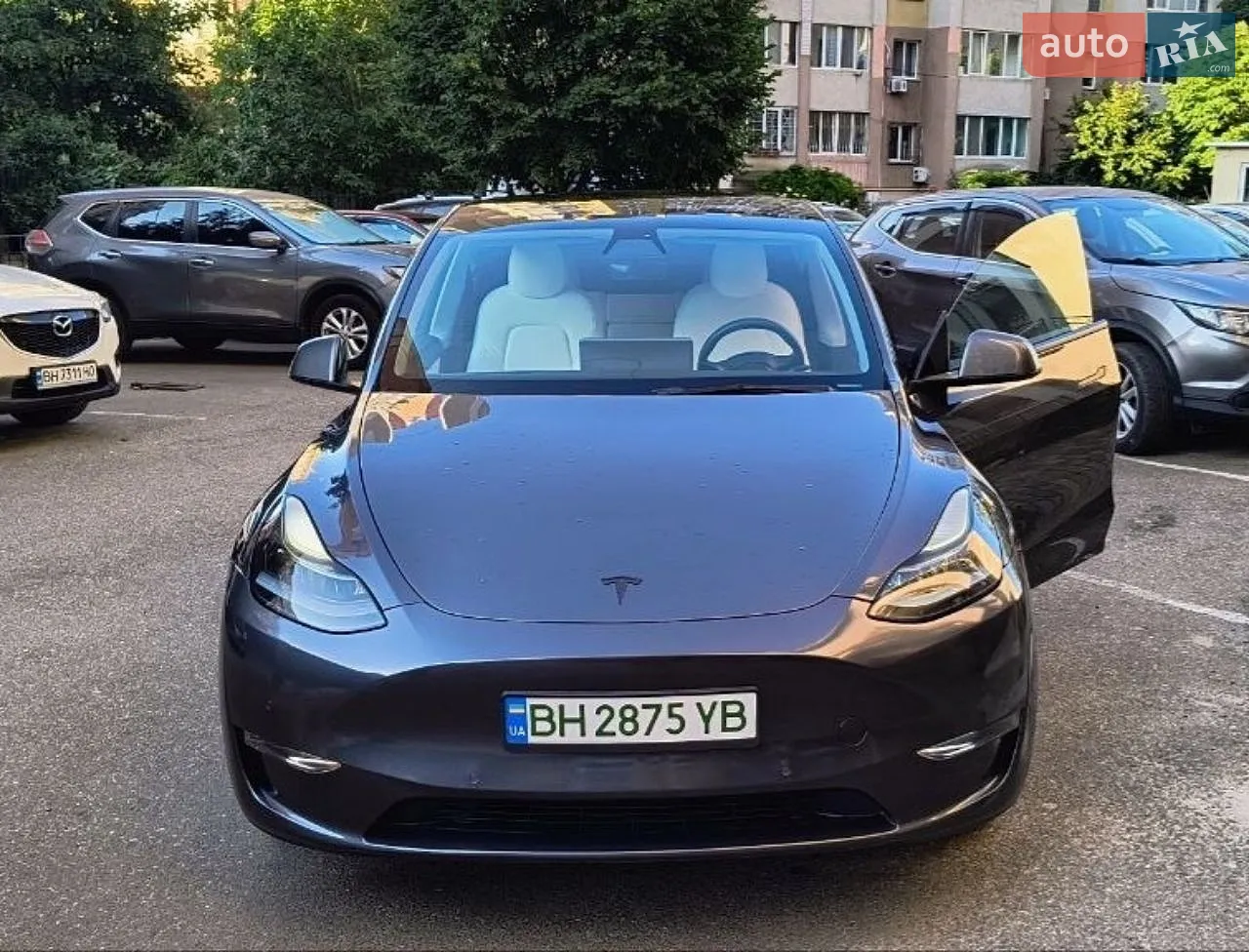 Tesla Model Y, 2022