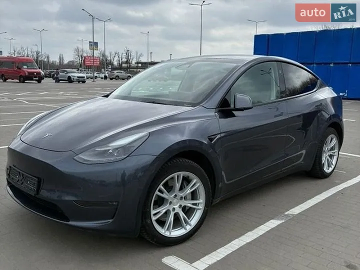 Tesla Model Y, 2023